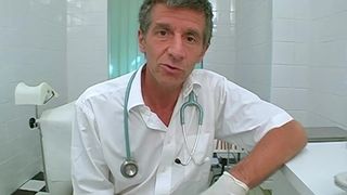 Тройничок в больнице с писсингом в рот медсестры и трахом пациентки с врачом